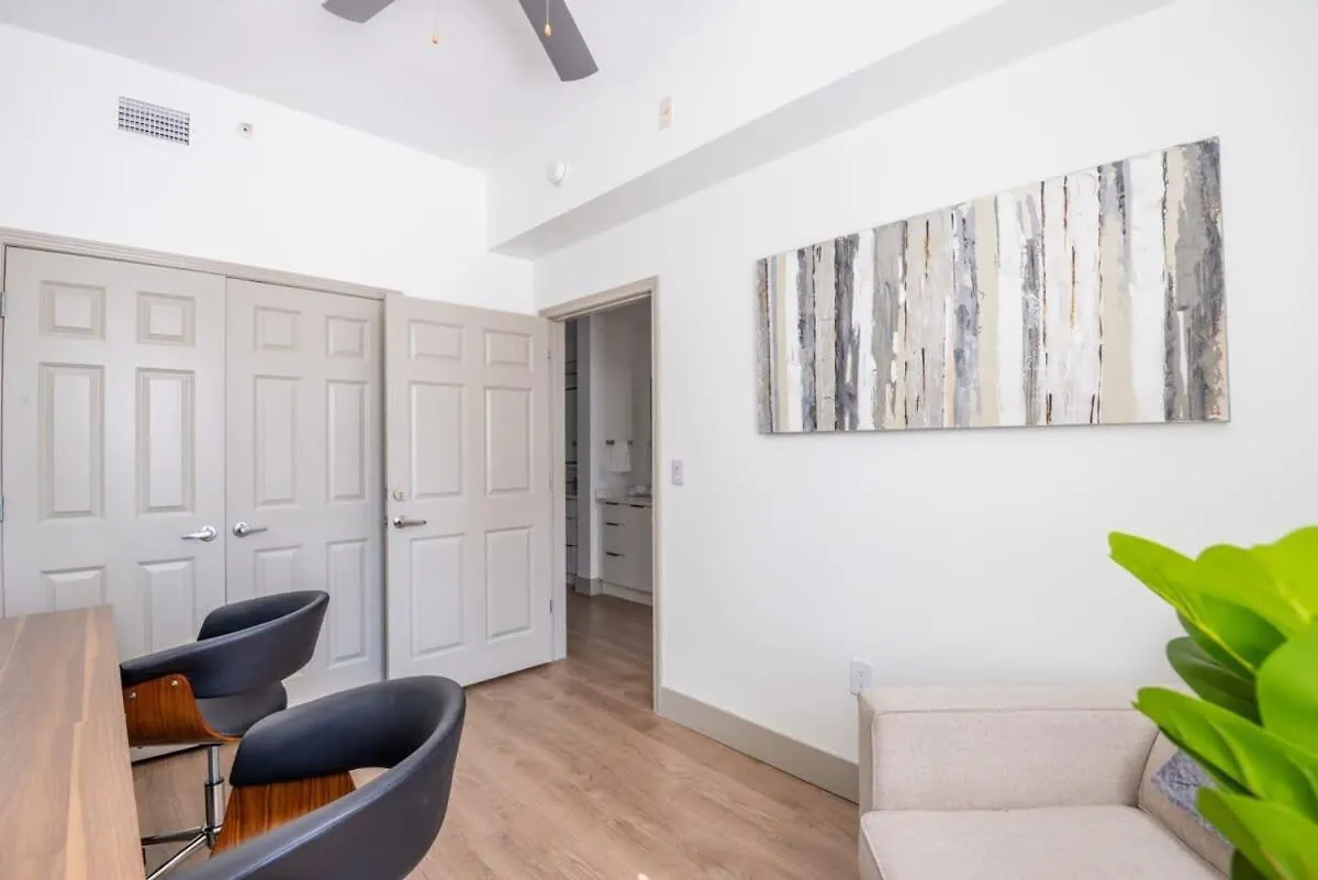 3Br Premium Downtown Apartment With Office & Gym Charlotte